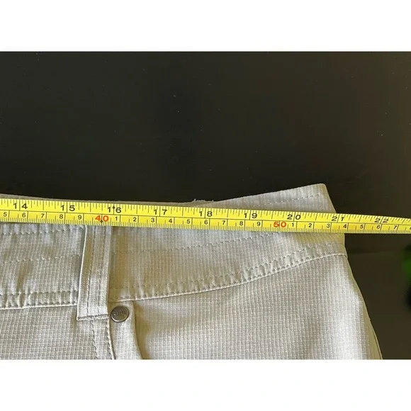 KÜHL Men's Shorts Size 42 Beige Khaki Ripstop Hiking Outdoor Travel - Picture 12 of 14